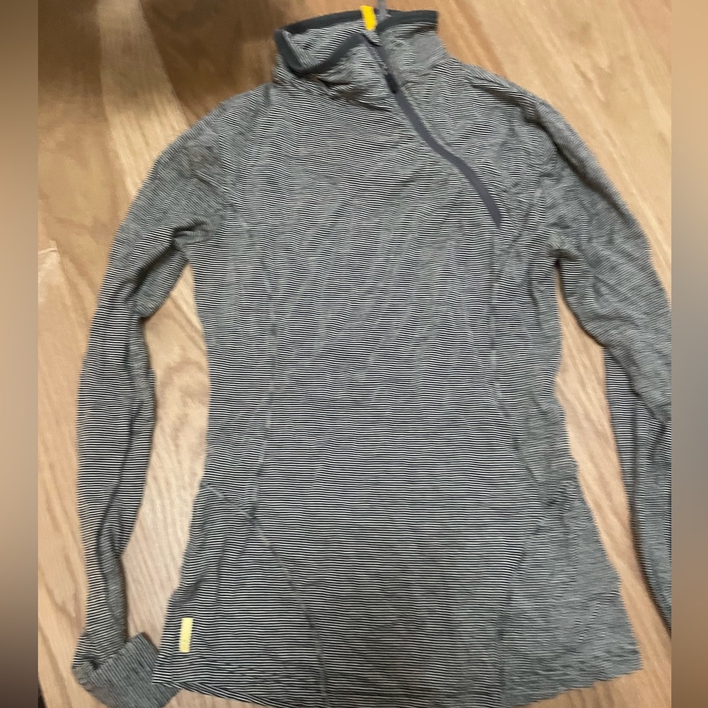 Women's merino wool sweater . Lole